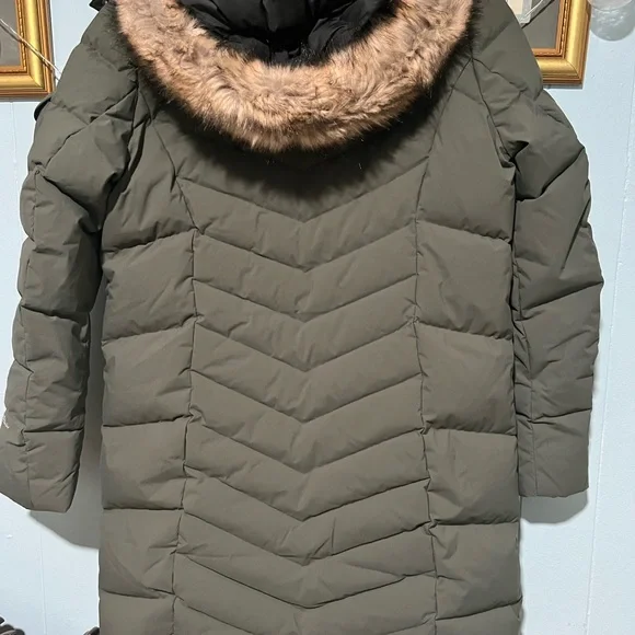 Eddie Bauer Green Fur-Trimmed Hooded Jacket - Picture 4 of 10